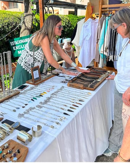 Bijouterie y otros accesorios de autor en el Street Market Norte