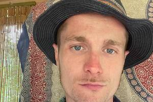 Bilbo Bassaterra, el activista climático que vandalizó la casa de Messi.