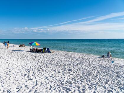 Bill Baggs Cape Beach se distingue por tener una arena dorada que se extiende por más de dos kilómetros a lo largo de la costa atlántica con aguas cristalinas