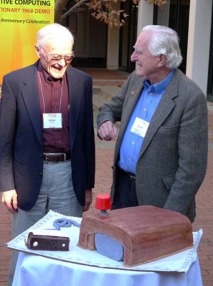 Bill English y Doug Engelbart, en los festejos del 40 aniversario de la presentación del mouse