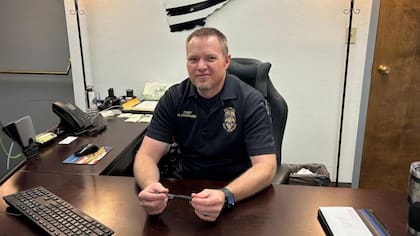 Bill Erspamer cuenta que la policía de Rock Springs recibe llamadas relacionadas con suicidios o intentos de suicidio unas dos veces a la semana.