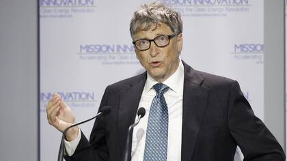 Bill Gates pronuncia su discurso sobre energías limpias en el marco de la cumbre sobre el cambio climático COP21 celebrada en Le Bourget cerca de París, Francia