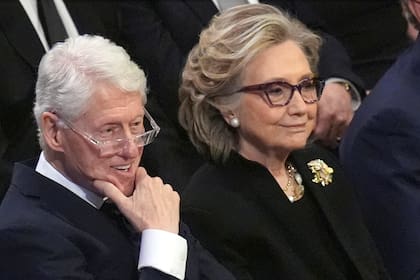 Bill y Hillary Clinton, en el funeral del expresidente Jimmy Carter en Washington