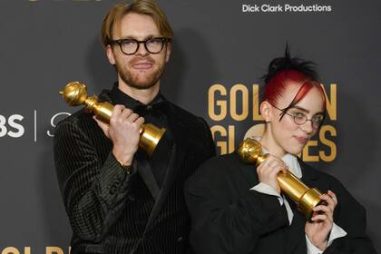 Billie Eilish y su hermano Finneas ganaron el Globo de Oro por "What Was I Made For?", la canción más emotiva de Barbie