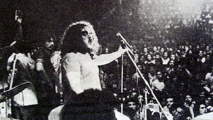 Billy Bond, el líder de la legendaria "Pesada del Rock and Roll" en la noche en que dijo “rompan todo” en el Luna Park