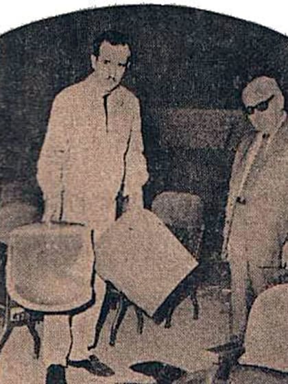 Billy Bond, el líder de la legendaria "Pesada del Rock and Roll". Las butacas rotas del Luna Park tras el concierto del 20 de octubre de 1972