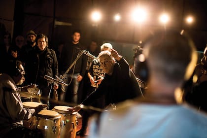 Billy Bond, en 2018, durante las sesiones para grabar nuevas versiones de clásicos de La Pesada.