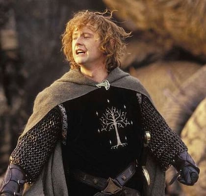 Billy Boyd como Pippin, uno de los amigos hobbits de Frodo Bolsón