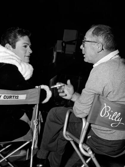 Billy Wilder y Tony Curtis en el rodaje de la emblemática comedia