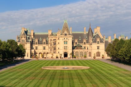 Biltmore Estate fue escenario de películas como Forrest Gump (1994), Richie Rich (1994), Patch Adams (1998), Hannibal (2001) y La extraña vida de Timothy Green (2012)