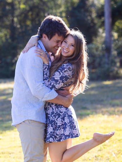 Bindi y Chandler sellaron hoy un noviazgo de seis años de relación