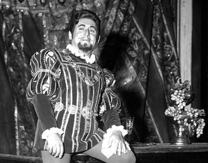 Birgit Nilsson, Maia Plisetskaia, Victoria de los Ángeles y Richard Tucker, unidos por el Teatro Colón.