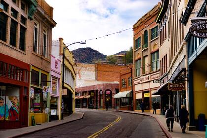Bisbee es conocido por conservar la arquitectura antigua de sus casas y edificios (Wikimedia Commons/Chad Johnson)