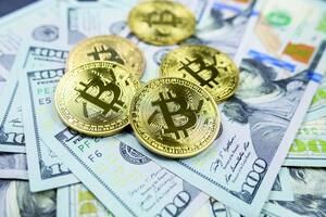 La caída de los dólares libres impulsó la inversión de los argentinos en bitcoin