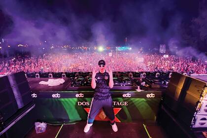Bizarrap frente a 30.000 personas en el EDC Festival de México, el 29 febrero de 2020