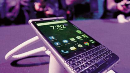 BlackBerry busca negocios para recuperarse
