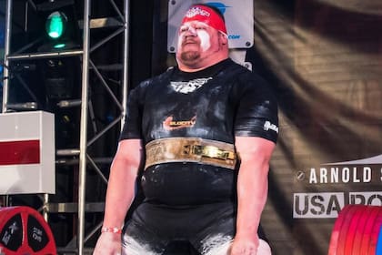 Blaine Sumner indicó que las sentadillas son el ejercicio fundamental para el aumento de la masa muscular (Foto Instagram @thevanillagorilla92)