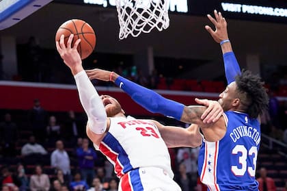 Blake Griffin de Detroit Pistons marcó 50 puntos ante Philadelphia 76ers