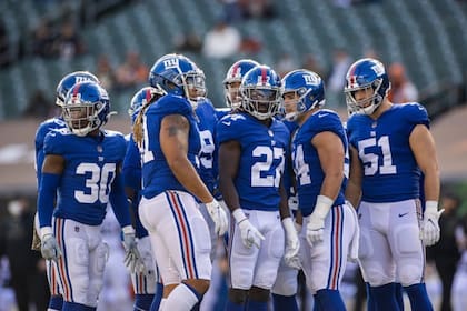 Blake Martínez dejó su vida como futbolista para dedicarse al negocio de las cartas de Pokémon