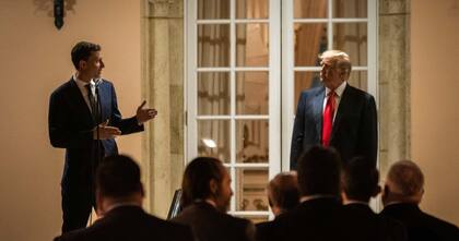 Blake Masters y Trump son miembros del partido republicano