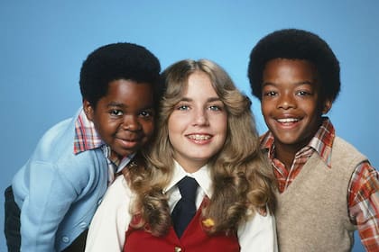 Dana Plato junto a sus dos hermanos en la ficción