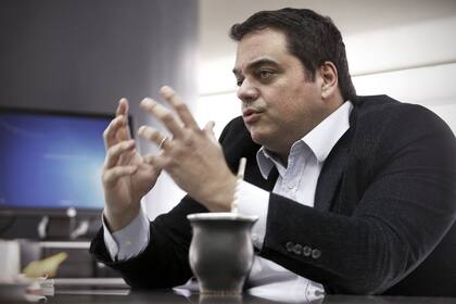 Blanqueo laboral, reglas claras para contratar y despedir, auditar a los gremios y eliminar regímenes laborales injustos, entre las propuestas del ministro de Trabajo