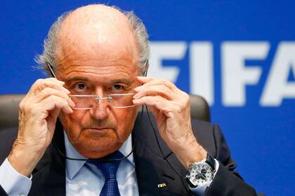 Blatter dice que el calendario será "dificil" de modificar, pero necesario