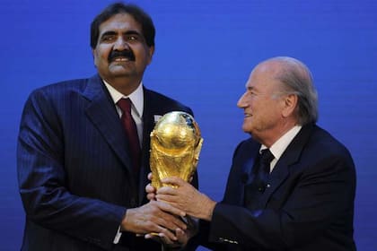 Blatter y el emir de Qatar, en diciembre de 2010