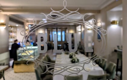 Blue Pasaje de los Carruajes se encuentra sobre la calle Tucumán