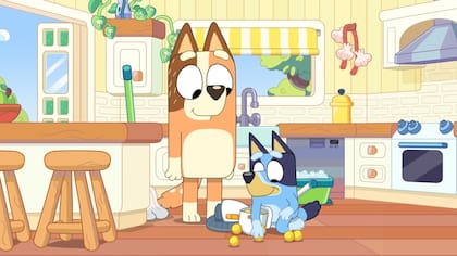 Bluey y su mamá, Chili, en el episodio XL "¡Sorpresa!"