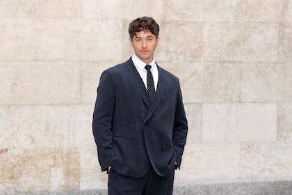 Blyth en el desfile de Armani en la Semana de la Moda de Milán, el pasado lunes 19. Allí compartió la primera fila con otro de los jóvenes actores del momento, el canadiense Hudson Williams, protagonista de la serie Heated Rivalry