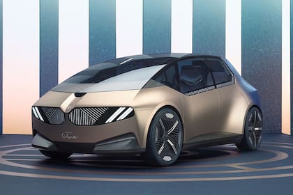 BMW i Vision Circular, ideas a lo lejos. Quizás el diseño más futurista que se vio en Munich, muestra un “compacto” de 2040 totalmente reciclable y con un nuevo lenguaje de los famosos “riñones” frontales