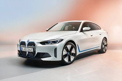 BMW i4. Un eléctrico fabricado en serie a la par de la Serie 4 de la marca bávara