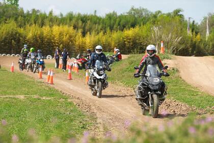 BMW Rider Training fue diseñado considerando el aspecto teórico y un gran cúmulo de práctica bajo la premisa de que cada participante requiere un tratamiento personalizado