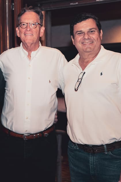 Bob Jornayvaz, dueño de Valiente, una de las organizaciones de polo más importantes del mundo, junto a Gonzalo Avendaño.