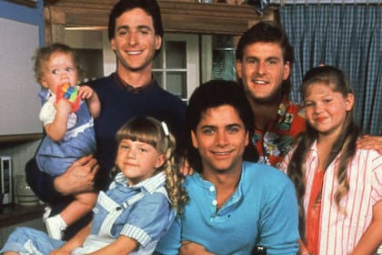 Bob Saget, Dave Coulier, John Stamos, Jodie Sweetin, Candace Cameron, Mary Kate and Ashley Olsen en Full House