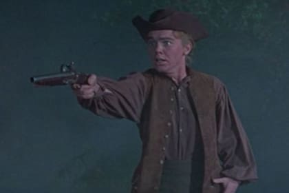 Bobby Driscoll en una escena de The Scarlet Coat (1955), uno de sus últimos roles en Hollywood