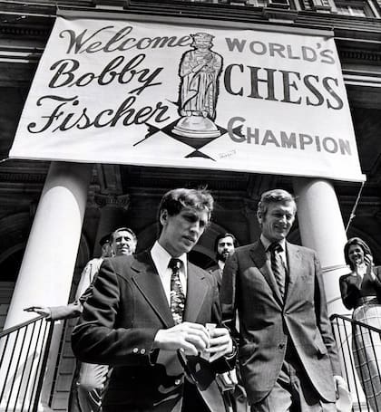 Bobby Fischer acompañado por el alcalde John Lindsay en Nueva York, el 22 de septiembre de 1970.