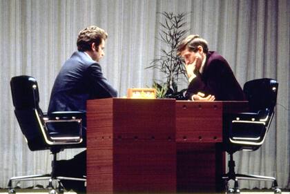 Bobby Fischer, right, and Boris Spassky play their last game together in Reykjavik, Iceland on August 31, 1972.  (AP Photo/J.W. Green)�