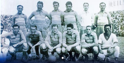 Boca, en 1932, cuando conseguía el primer campeonato del profesionalismo, tras ganarle 3 a 0 a River