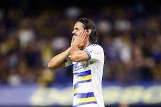 Boca jugó muy mal y no pudo con Platense en la Bombonera; hubo silbidos, volvió Cavani y se lesionó Paredes