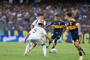 Apareció Di Lollo y con un cabezazo abrió la cuenta: el Xeneize le gana a Riestra en la Bombonera