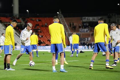 Boca realiza el calentamiento previo al duelo contra Quilmes