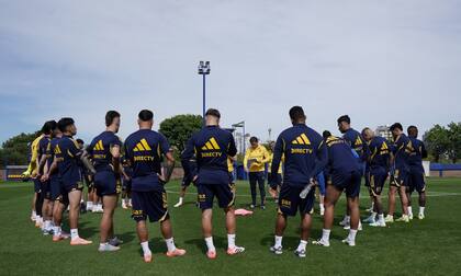 Boca se entrenará este sábado en Casa Amarilla; los futbolistas ya están concentrados, para tomar aire de superclásico.