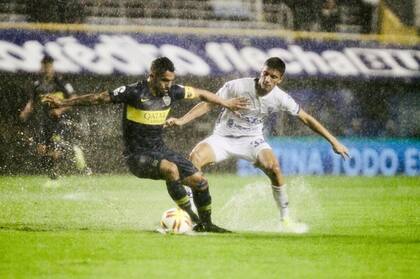 Boca y Godoy Cruz juegan bajo el agua
