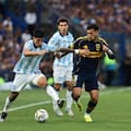 Racing está más lúcido y agresivo ante un Boca que retrocedió y su gente lo levanta