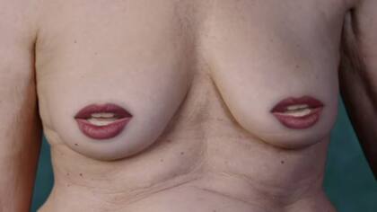 Bocas en vez de pezones para evitar la censura de las redes