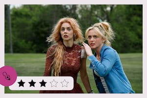 Se queda atrás de su ingeniosa antecesora, pero divierte y rinde homenaje al cine de terror