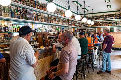 Bodegas Casas, una tradicional taberna cerca del Parque del Retiro, en Madrid. (Emilio Parra Doiztua/The New York Times)