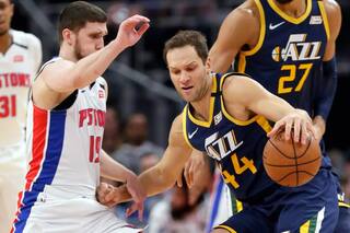 NBA: un camarógrafo del juego Utah-Detroit está en coma por coronavirus